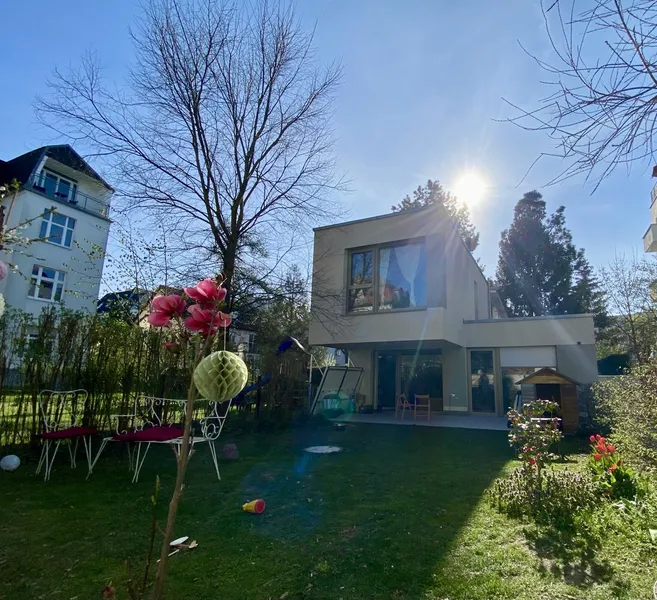Familienfreundliches Gartenhaus in zweiter Reihe mit privatem Garten — photo 1